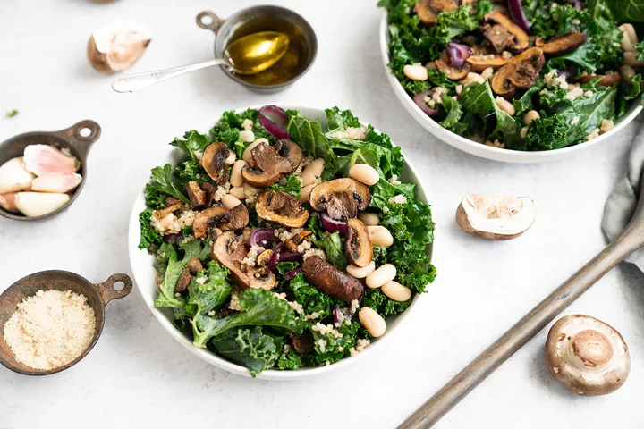 “Çıtır Mantarlı Kuru Fasulyeli Kinoa Salatası” başlıklı tarifin fotoğrafı (Mushroom Council)