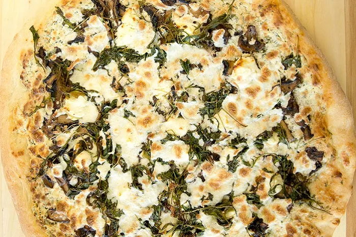 “Mantarlı Keçi Peynirli Pizza” başlıklı tarifin fotoğrafı (Mushroom Council)