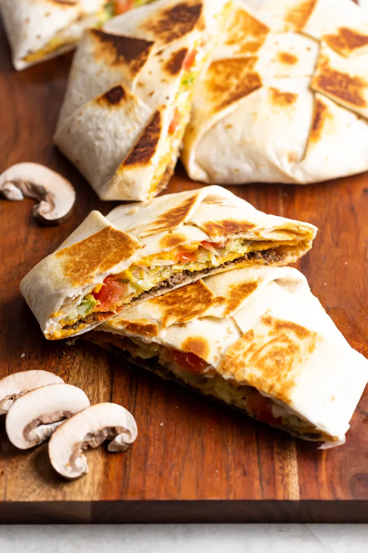 “Mantarlı Kıymalı Crunchwrap” başlıklı tarifin fotoğrafı (Mushroom Council)