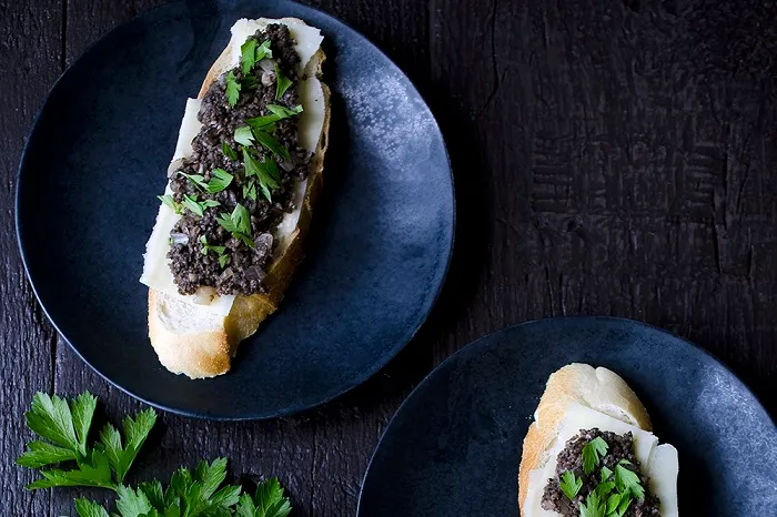“Mantarlı Kızarmış Ekmek” başlıklı tarifin fotoğrafı (Mushroom Council)