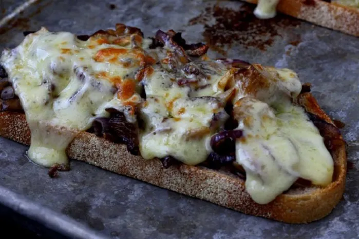 “Mantarlı Peynirli Tost” başlıklı tarifin fotoğrafı (Mushroom Council)