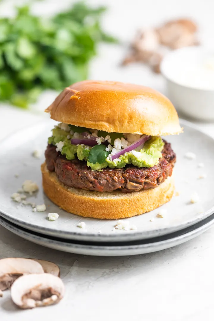 “Sucuklu Mantarlı Burger” başlıklı tarifin fotoğrafı (Mushroom Council)